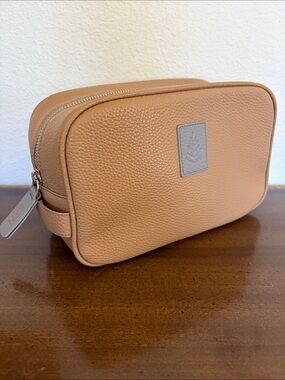 Four Season Private Jet Experience Men's Leather Travel Pouch Dopp Kit- Tan